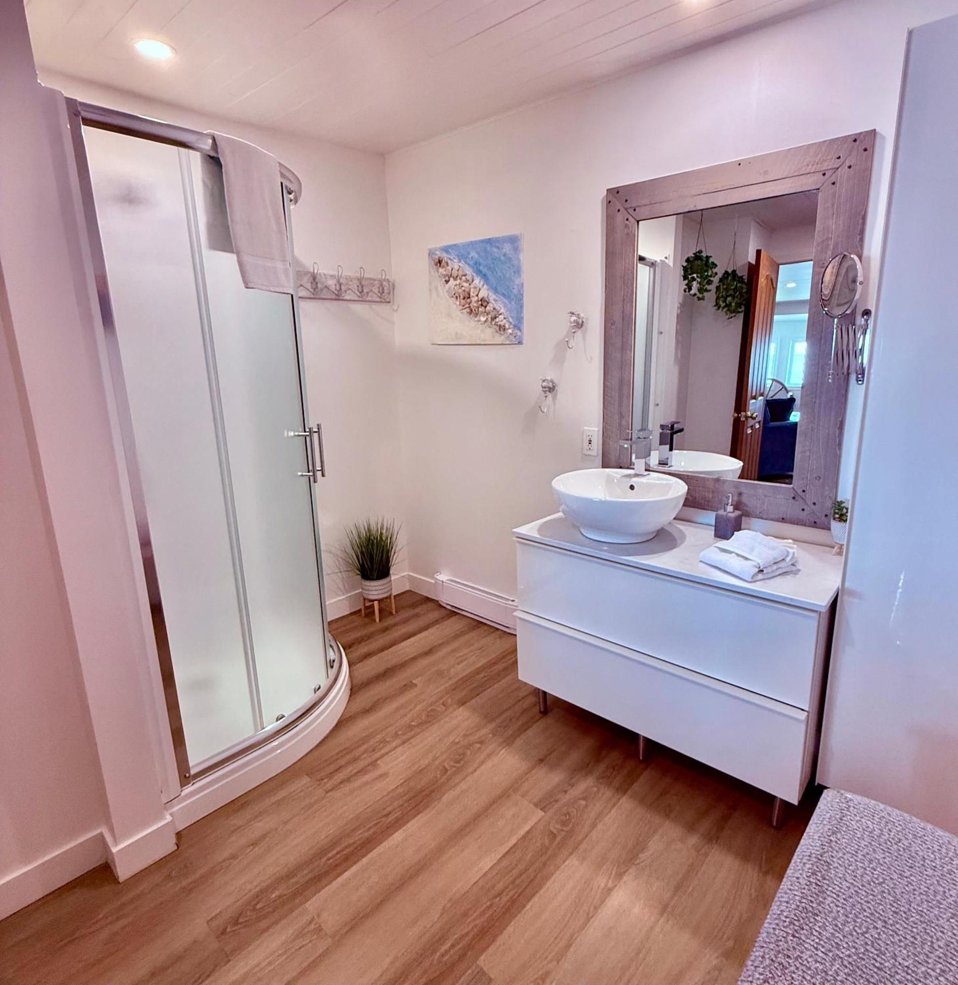 L'Appat Buvette Et Couchette De Sainte-Luce - Appartements De Vacances Modernes, Calmes Et Ressourcant Sur Le Fleuve Sainte-Luce-sur-Mer Exterior foto
